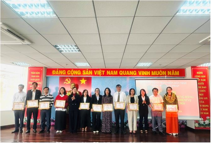 Lâm Đồng ban hành quy định về theo dõi, đánh giá, xếp loại chất lượng tổ chức, cán bộ, công chức